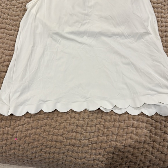 LILLY PULITZER Good CONDITION L TOP PET/SMOKE FREE HOME PLEASE READ DESCRIPTION - Picture 2 of 6